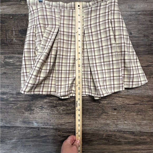 SO Tan Mini Skater Plaid Brown Skirt with Pleats - Picture 3 of 7